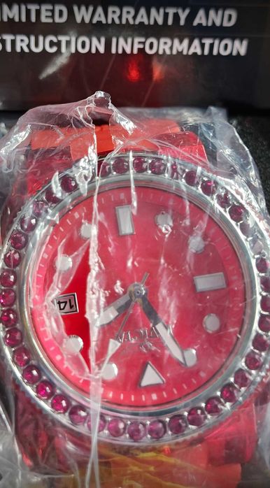 Invicta Нов  Дамски часовник