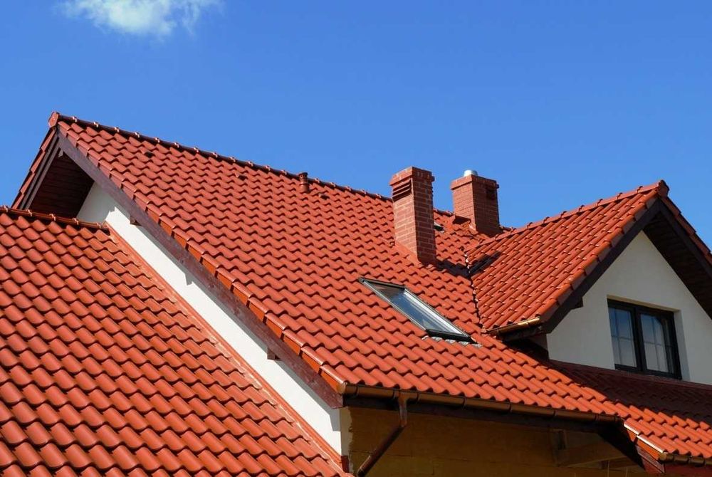 Nu lăsa ploaia să-ți strice casa – verifică-ți acoperișul cu noi!