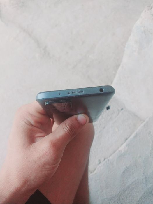 Redmi  10 2022 karobka document yuq garantiya beriladi