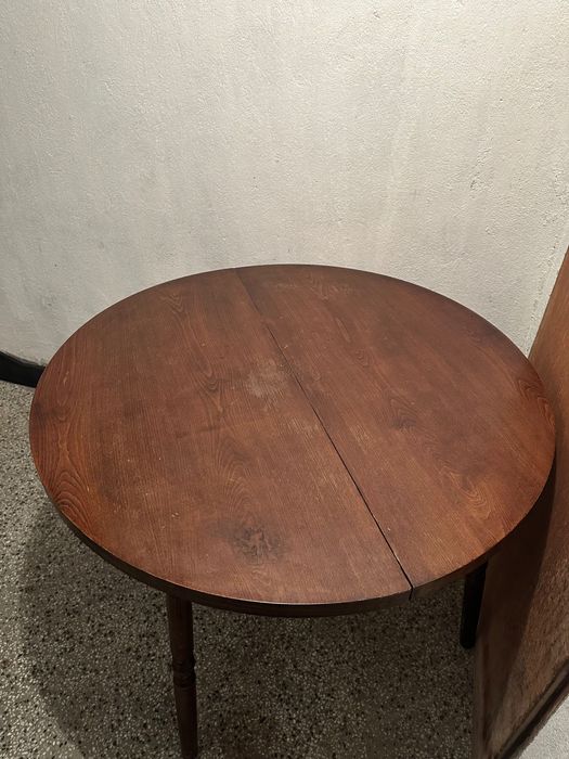 Разтегатвлна кръгла маса масив , цвят орех