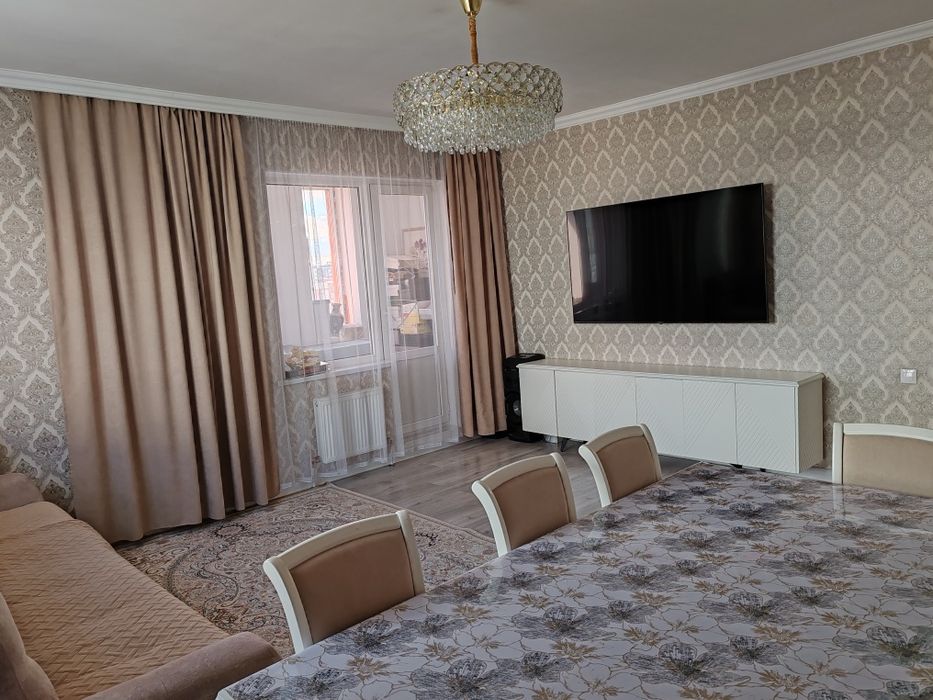 Продам 2 комнатную квартирартиру 75 м2