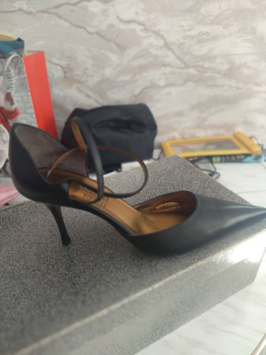 Продам женские туфлиобувь