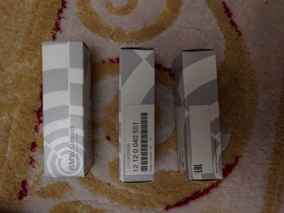 Продам свечи BMW оригинал