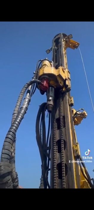 Instalație Foraj Completă 80m prajini– John Deere 3050 + Pompă Cerna –