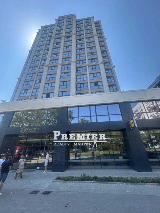 Продава се Двустаен апартамент в Бургас, Център - 88 кв.м за 3091 €/кв.м - Снимка #1