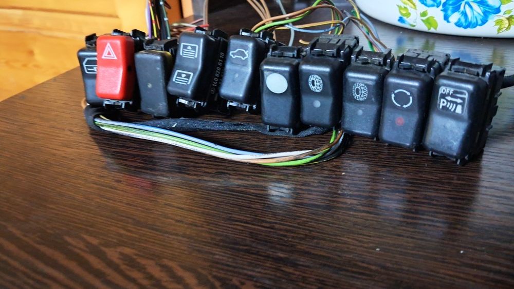 Мерс.124 консольи.