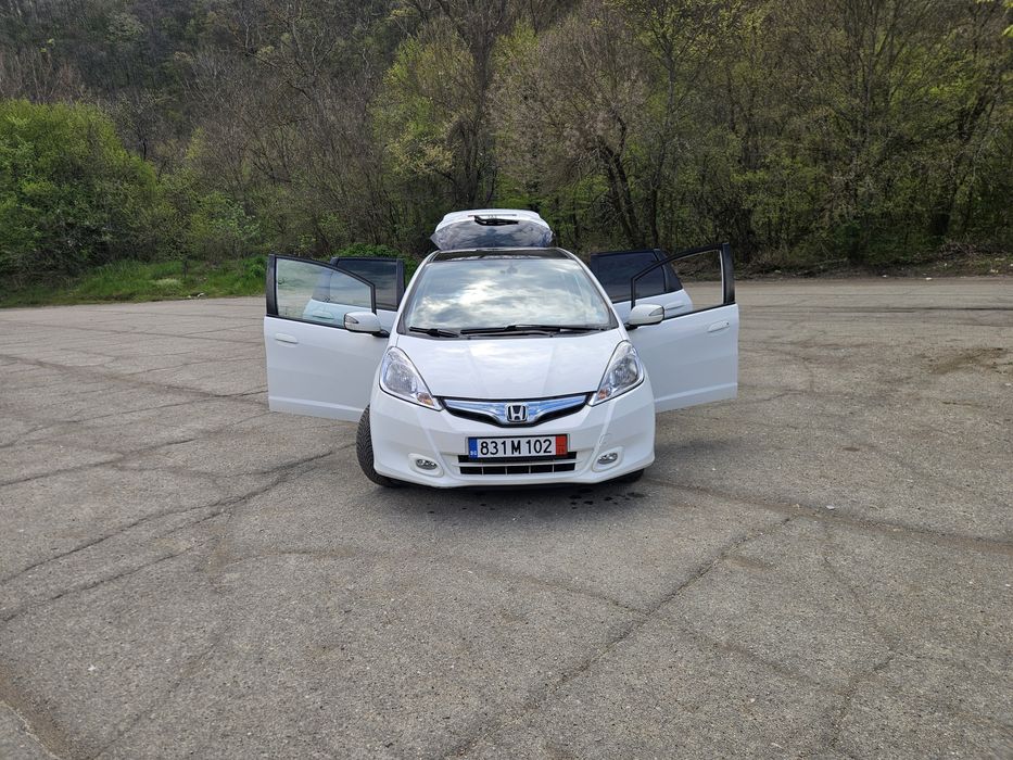 Honda Jazz 1.4 бензин хибрид