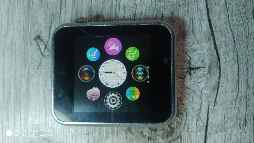 Смарт часы на запчасти продам