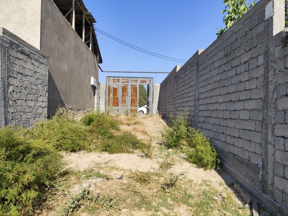 Зангиота тумани бўсувда 16 сотх 6хона иккита катта падваллик уй сотила