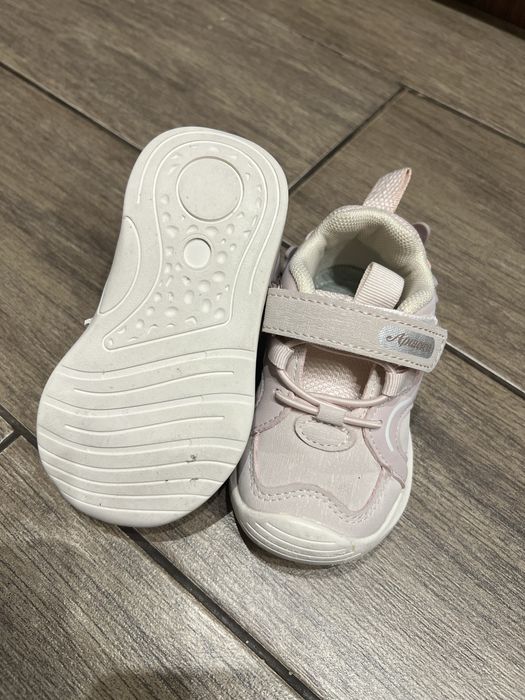 Детски буйки за бебе и сандалети