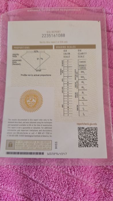 Женское кольцо с бриллиантом