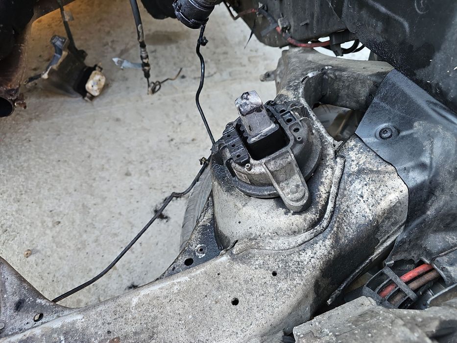 Tampon motor stanga Bmw 5 (F10) [Fabr 2011-2016] 6780263 2.0 N47D20 13