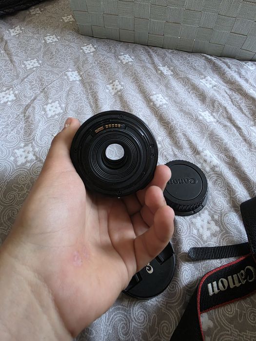 Canon eos4000d cu 3 obiective