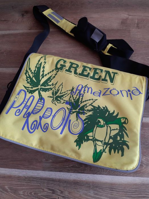 Продавам чанта за лаптоп