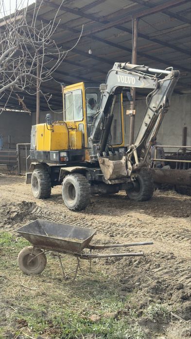Ekskavator volvo sotiladi
