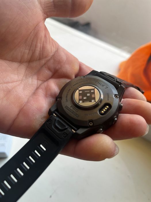 Подам часы Garmin fenix 7 pro