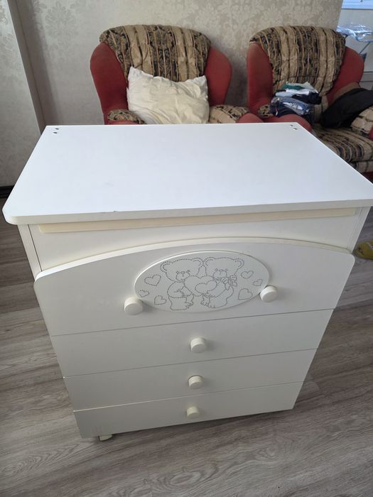 Кровать детская с комодом