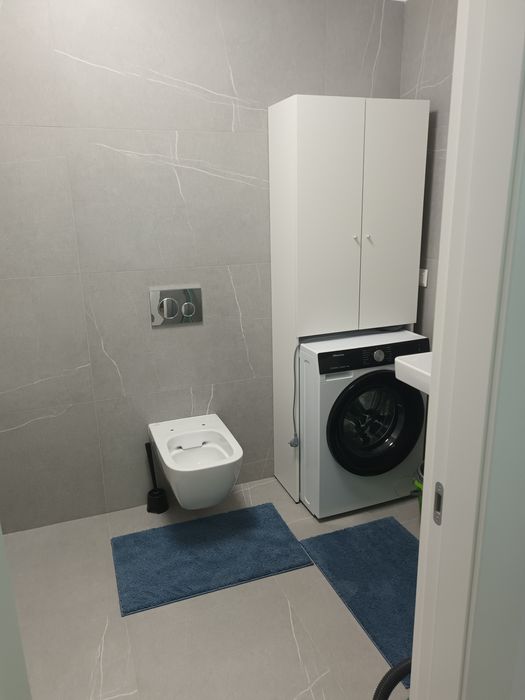 Închiriez apartament