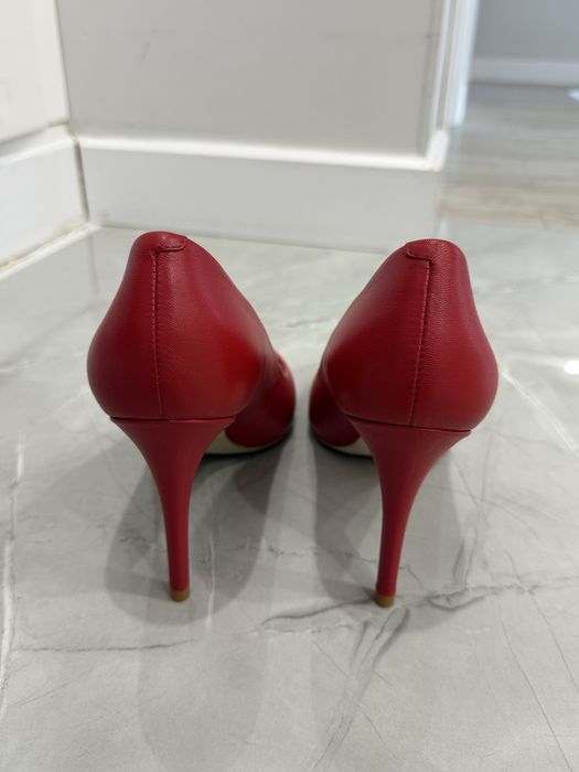 Красные туфли Djovannia