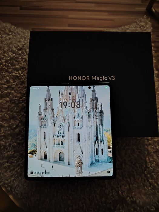 Vând Honor magic V3