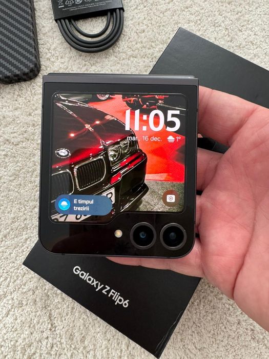 Samsung Z Flip 6 Crafted black cutie husa folie Z Flip 7 Fold 6 S25