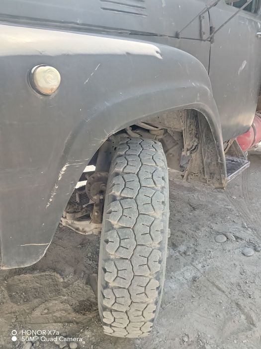 Zil 130 sotiladi Juda usulliniy 15 tonna oladi yili 1983 xolati alo