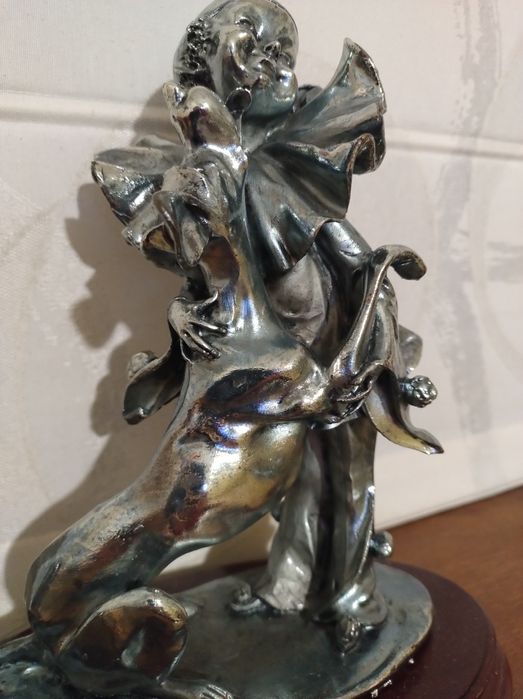 Страхотна статуя на Клоун и куче ръчна,1100 гр. Тежи