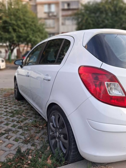 Продавам Opel Corsa 2010, бензин
