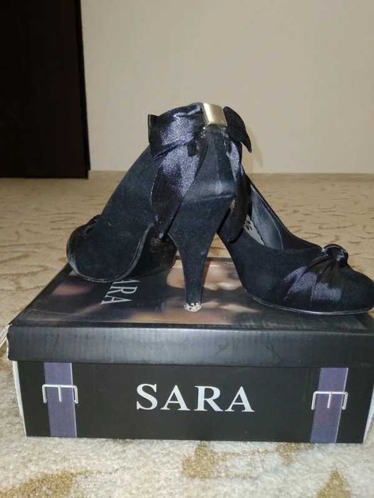 Pantofi eleganti catifea