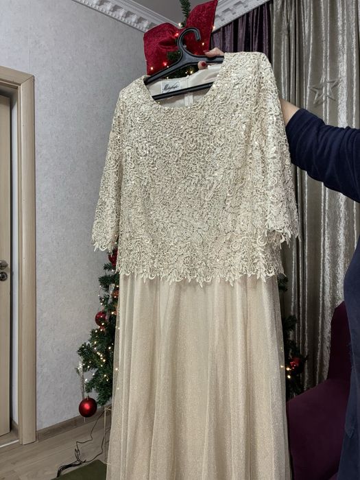 продается женское платье