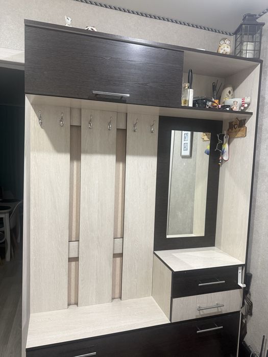 Продам срочно прихожую