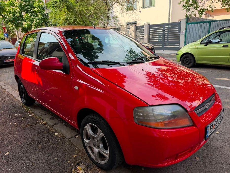 Vând Chevrolet aveo