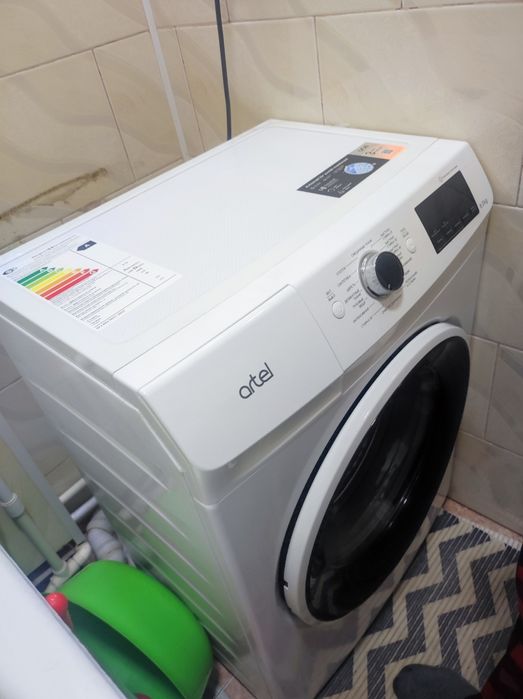 Продается Стиральная машина Artel.