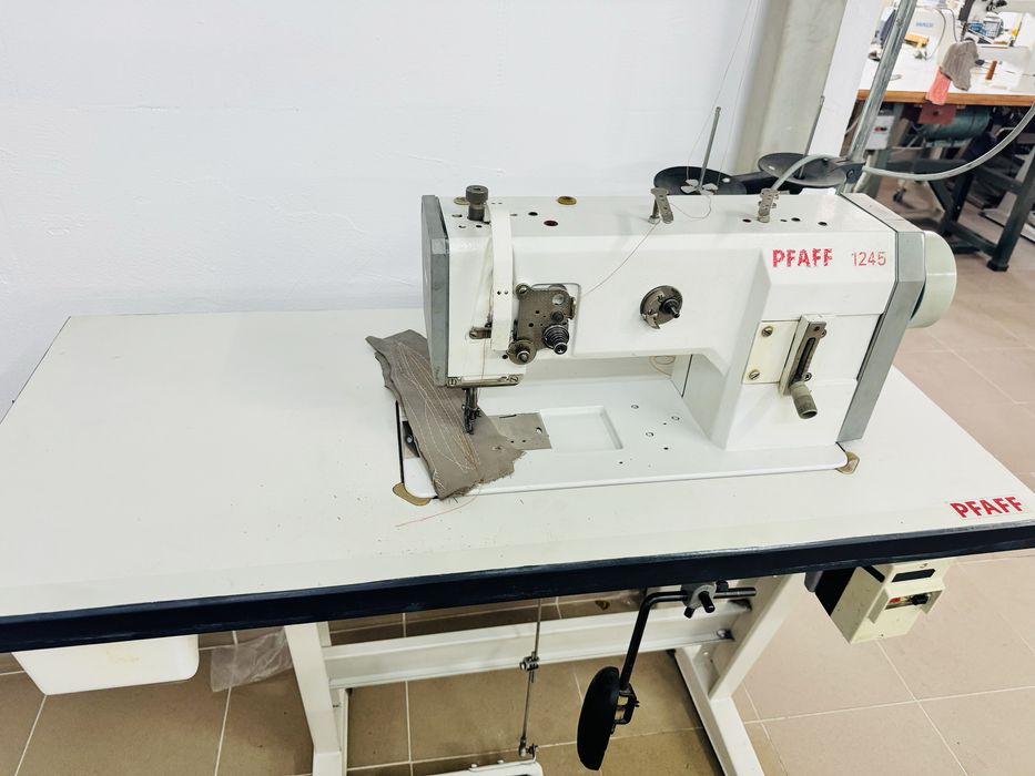 Masina de cusut Pfaff 1245 cu triplu transport