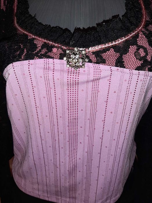 Стилен комплект в черно и пепел от рози