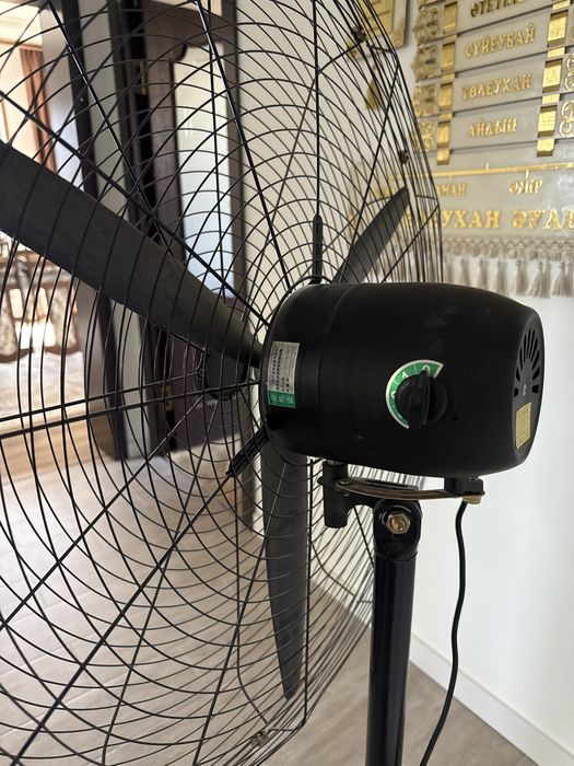 Огромный вентилятор