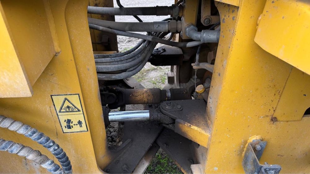 Продам фронтальный погрузчик