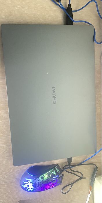 Продам CHUWI——-.