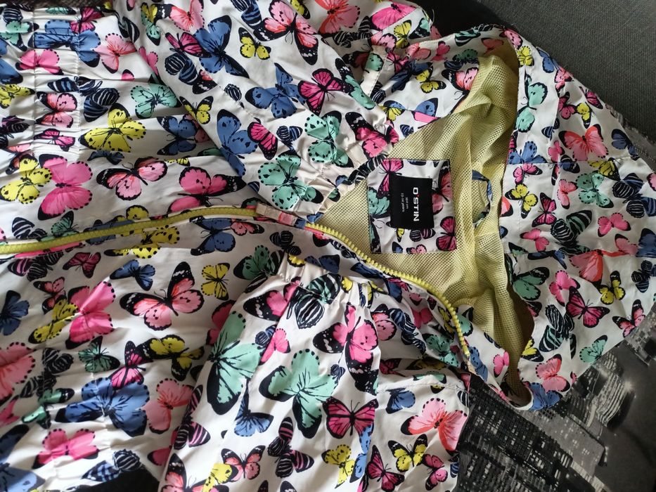 Плащ/новый/на девочку /4-5-6-7класса/