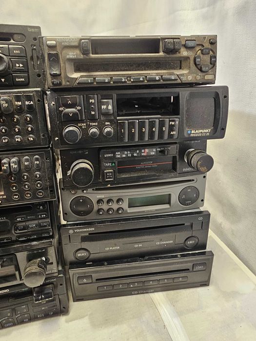 Lot Casetofoane Auto și Radiouri Vechi | Blaupunkt, VW Beta, Grundig, Sony | Piese/Restaurare
