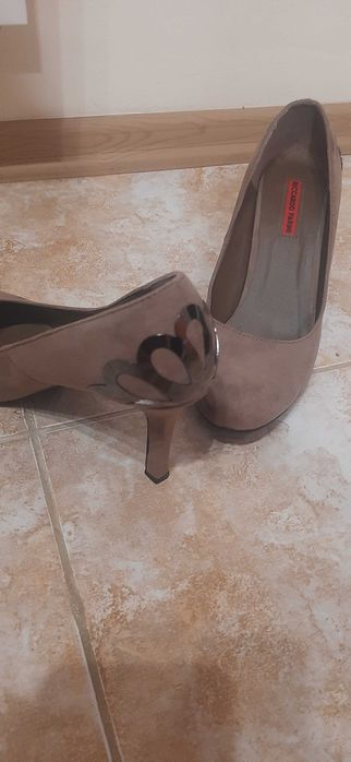 Обувки на ток 39