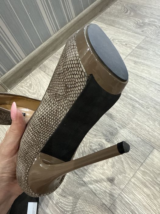 Продам туфли новые