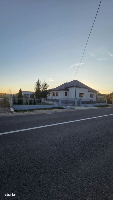 Casa  la intrarea in Amati – proprietate completa, 1.400 mp teren