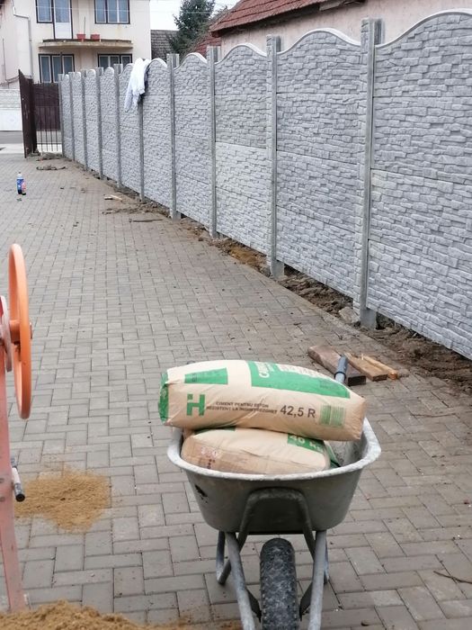 Gard din plăci de beton