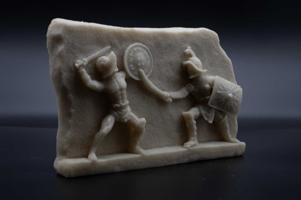 Ръчно изработен мраморен релеф „Антична битка“ – воини в дуел