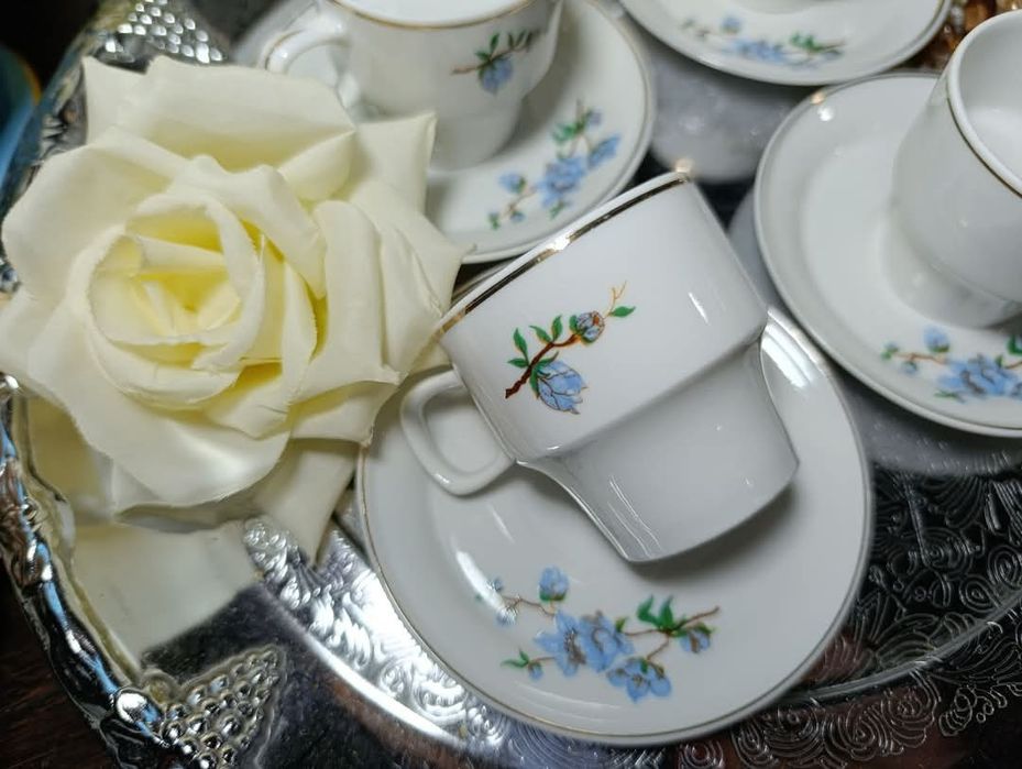 Прекрасен стар сервиз