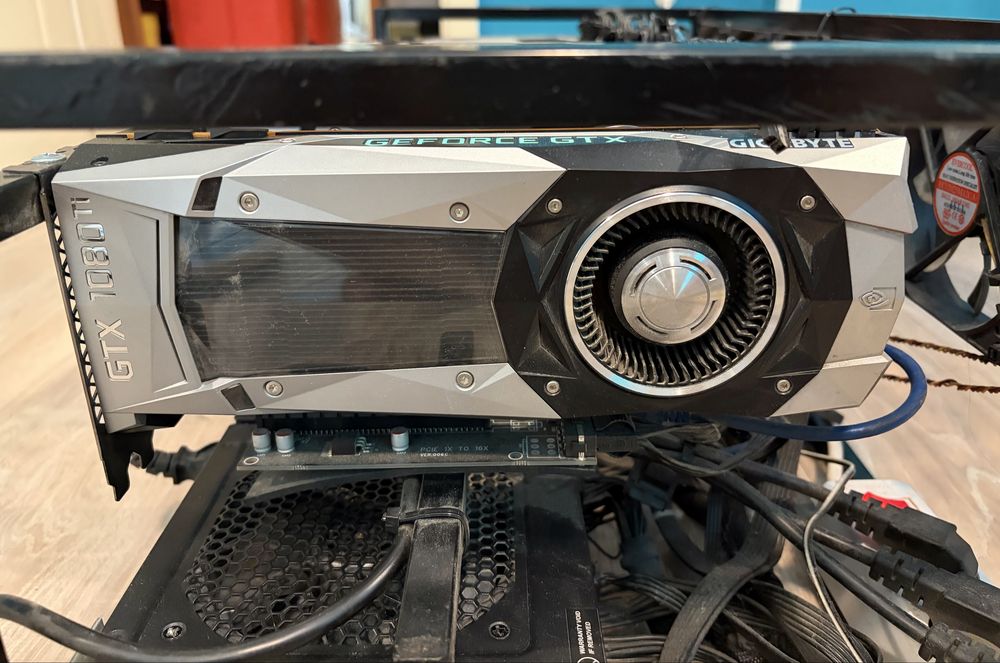 Майнинг риг с 6× NVIDIA GeForce GTX 1080 Ti Founders Edition 11GB