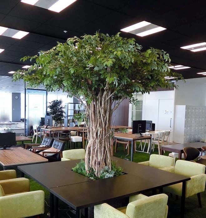 Деревья искусственные для помещения и улиц