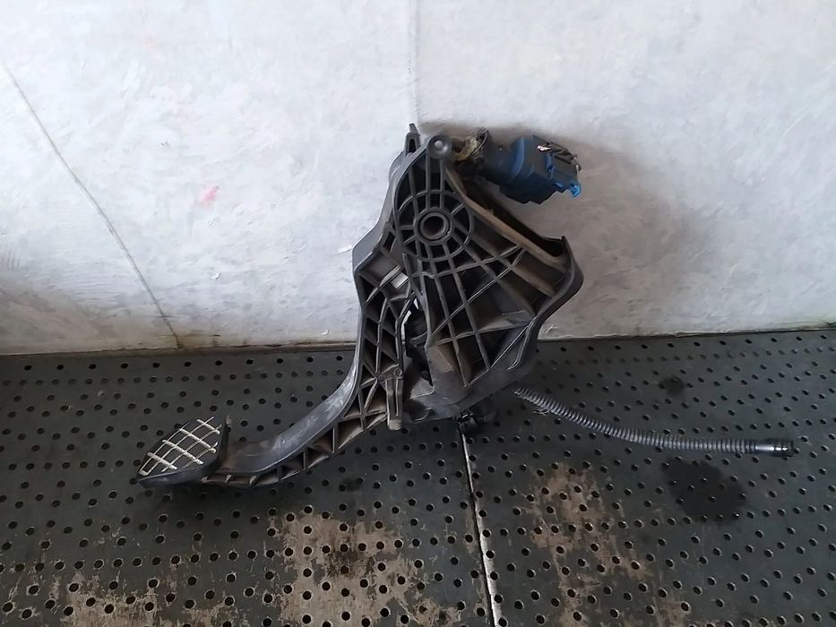 Pedala ambreiaj 1.2 tdi seat ibiza 6j 6r0721117b