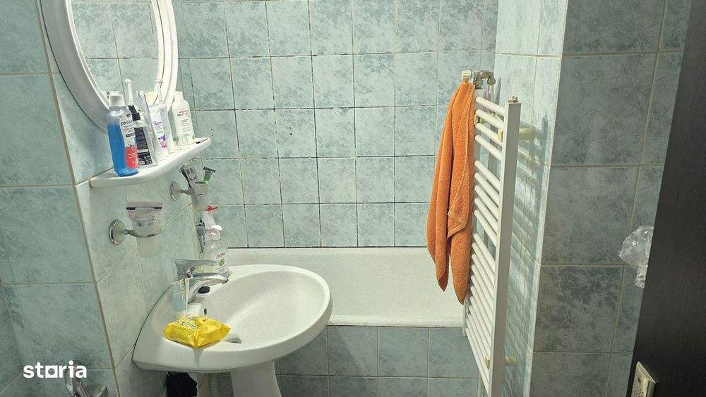 Vand apartament 2 camere decomandat in Deva, zona 22 Decembrie,